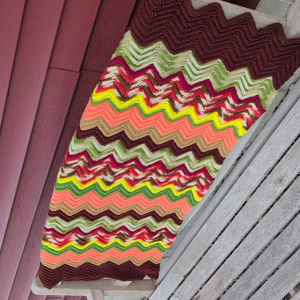 Vintage 70s Retro Colorful Zigzag Crochet Blanket